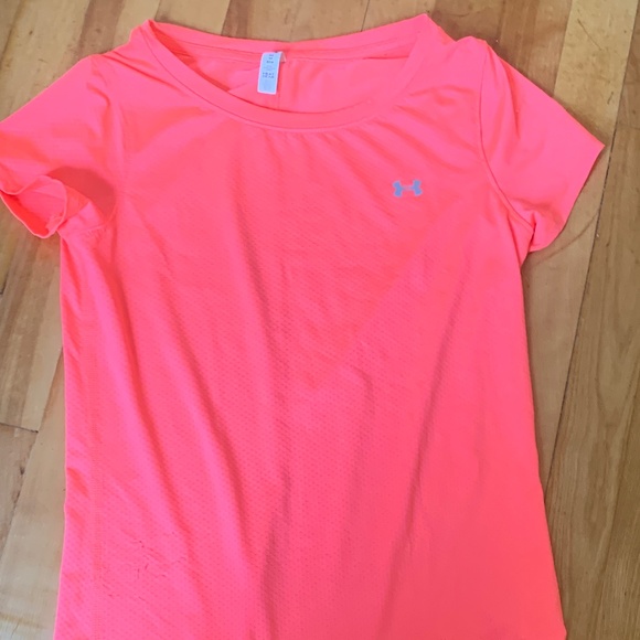 Never worn under armour tee - Picture 1 of 3